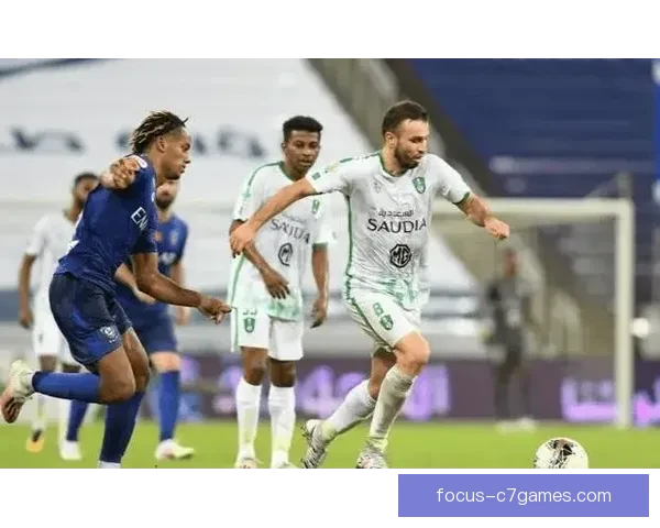 欧冠焦点战豪门对决引爆球迷热情再掀争冠风暴冲击赛季巅峰荣耀