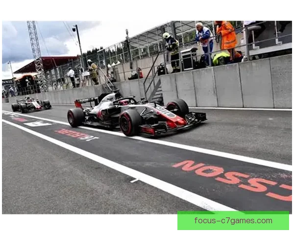 聚焦F1赛季最新动态与车队激烈角逐全景解析全球车迷热议焦点速览