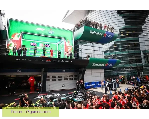 F1赛场风云再起车队策略博弈升级新星崛起与老将对决引爆全球关注