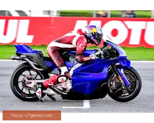 MotoGP赛季精彩回顾：顶级车手激战不断 新技术创新引领未来趋势