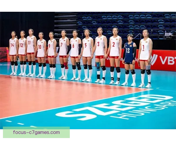 中国女排逆转夺冠刷新历史纪录全场观众沸腾庆祝辉煌胜利