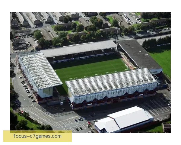 伯恩利足球俱乐部的辉煌历程与未来展望分析