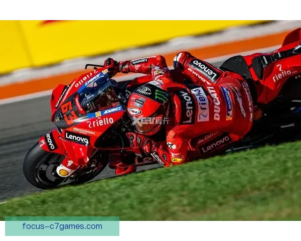 MotoGP赛场风云再起顶级车手激战新赛季冠军归属悬念升级