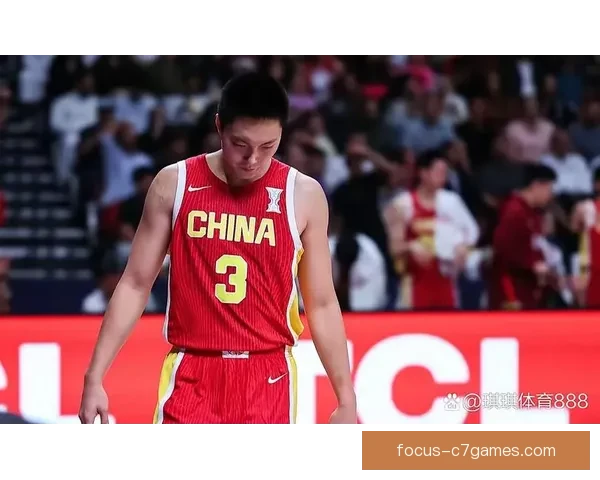 中国男篮力克澳大利亚晋级亚洲杯决赛，周琦表现抢眼引热议