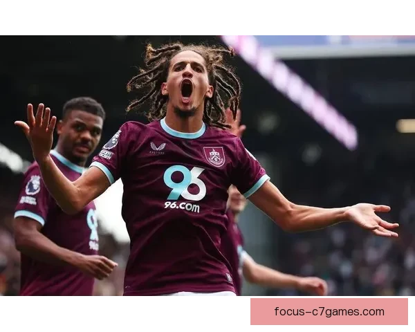 伯恩利安东尼领衔球队新赛季表现与战术分析